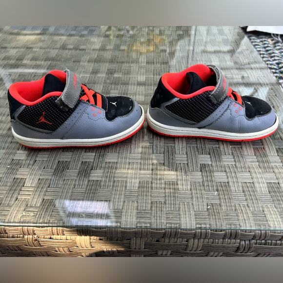 Nike Jordan Retro Jumpman Sneakers Kids Size 8C - Picture 3 of 5